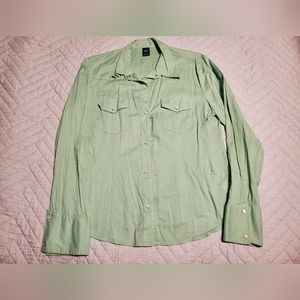Gap button down top
